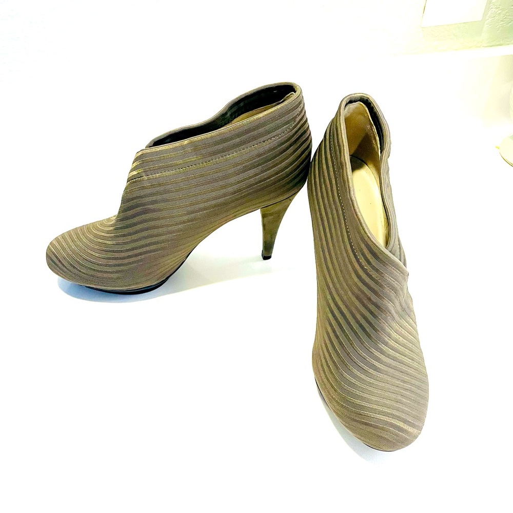 UN United Nude Mid Fold Booties with Suede Heel